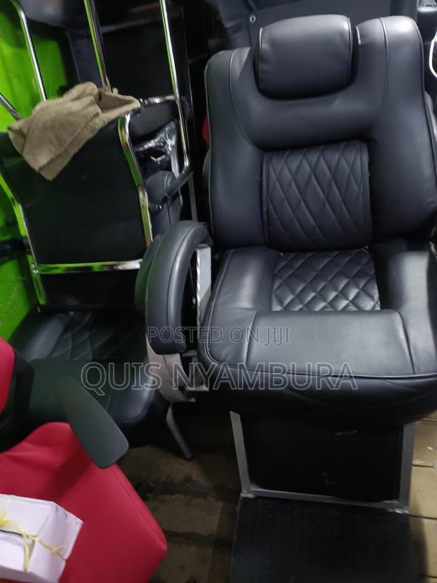 Barber Seat /Barber Chair. - thumbnail 3