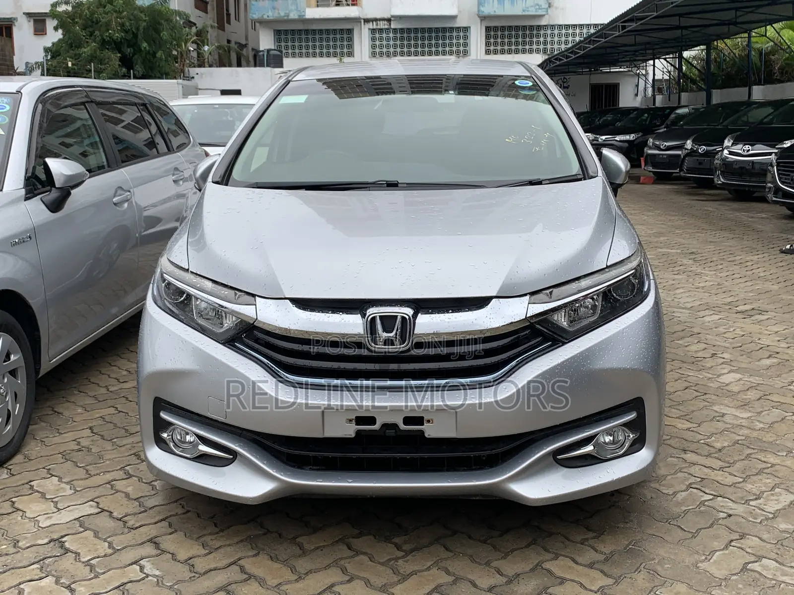 Honda Shuttle 1.5 Hybrid 2WD 2016 Silver