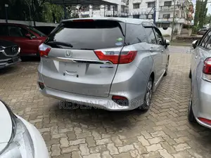 Honda Shuttle 1.5 Hybrid 2WD 2016 Silver