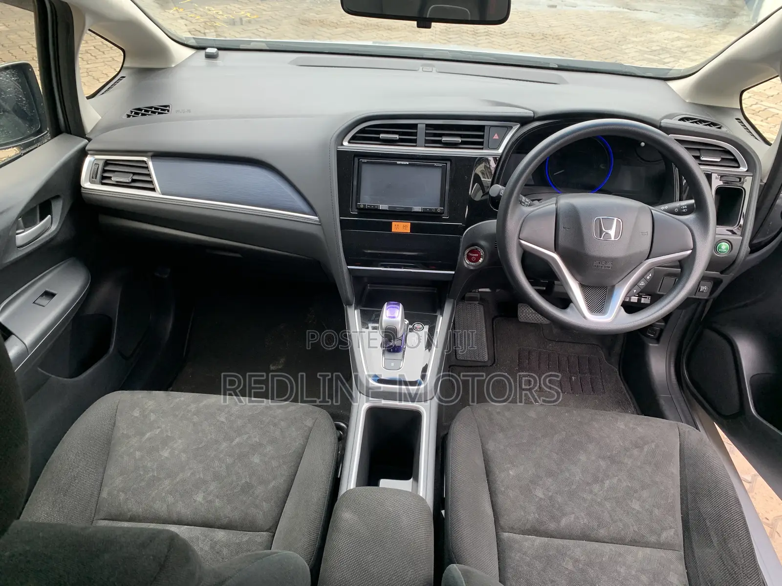Honda Shuttle 1.5 Hybrid 2WD 2016 Silver