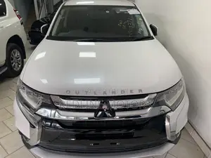 Mitsubishi Outlander 2017 Off white