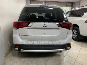 Mitsubishi Outlander 2017 Off white