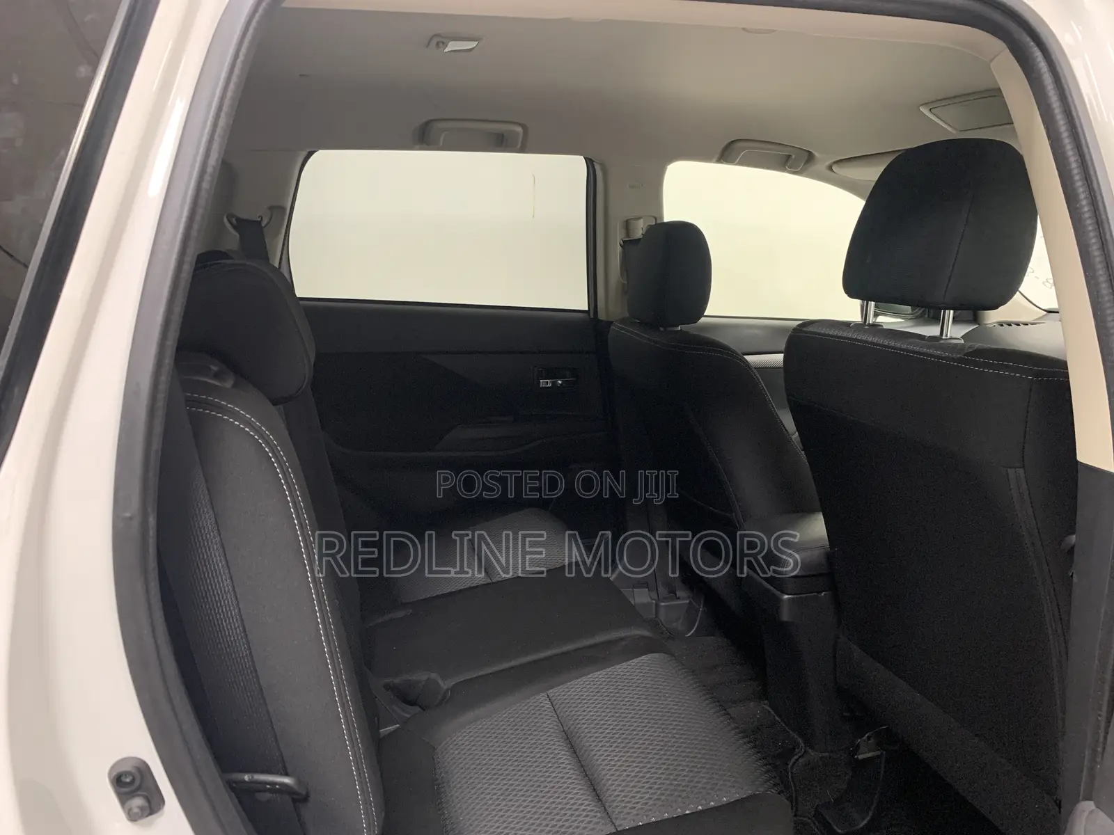 Mitsubishi Outlander 2017 Off white