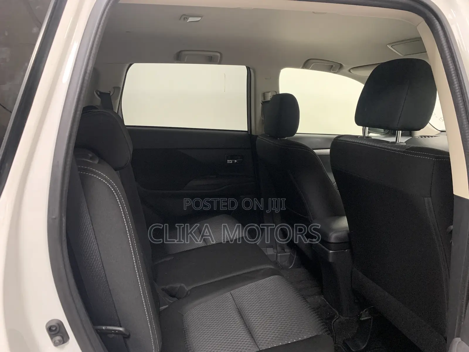 Mitsubishi Outlander 2017 Off white
