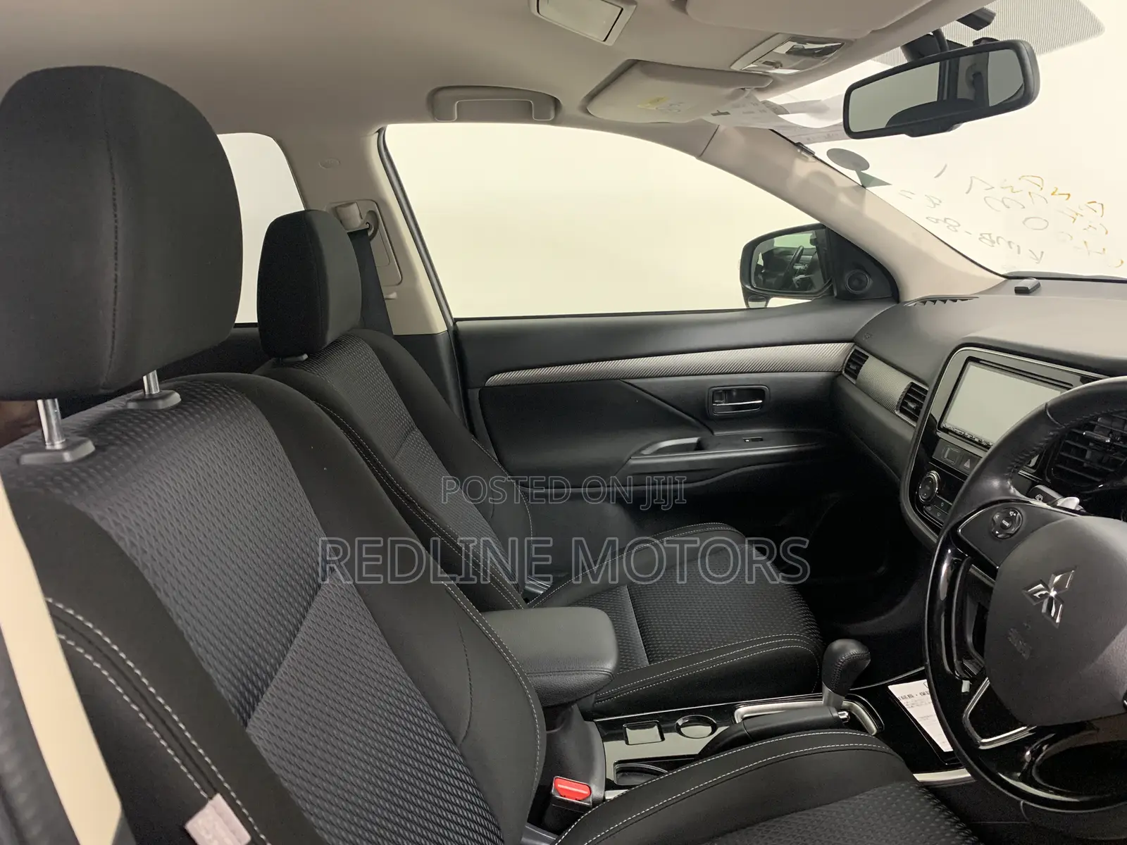 Mitsubishi Outlander 2017 Off white
