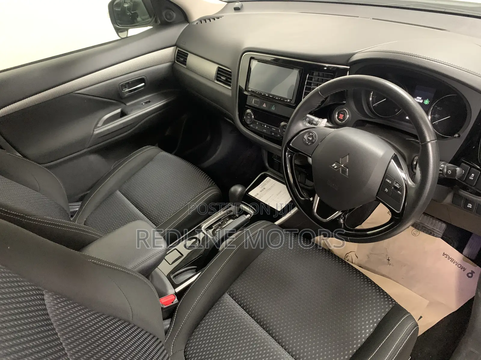 Mitsubishi Outlander 2017 Off white