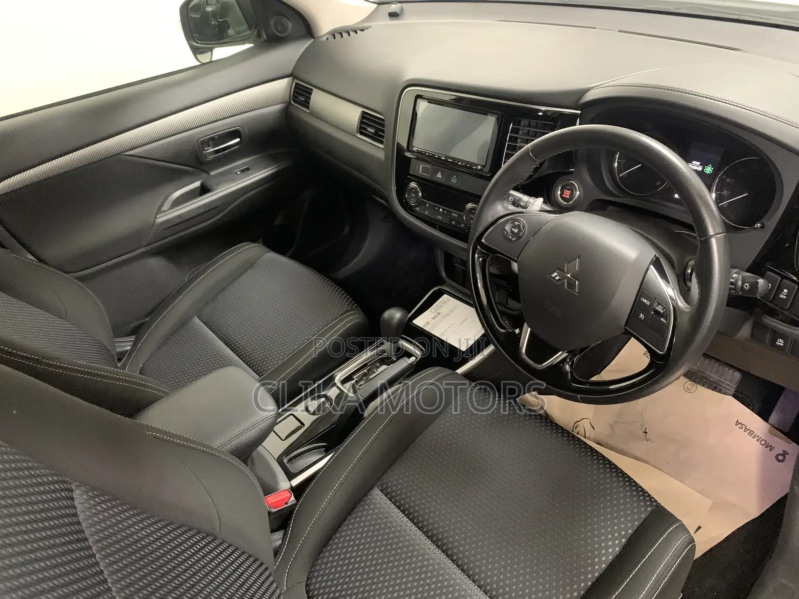 Mitsubishi Outlander 2017 Off white
