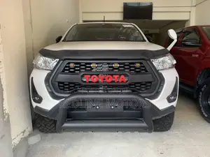 Toyota Hilux 2021 Off white