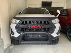 Toyota Hilux 2021 Off white