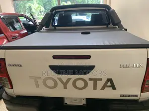 Toyota Hilux 2021 Off white