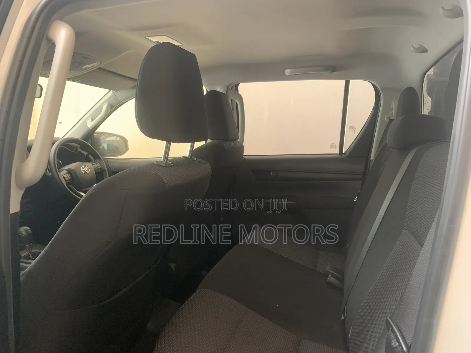 Toyota Hilux 2021 Off white