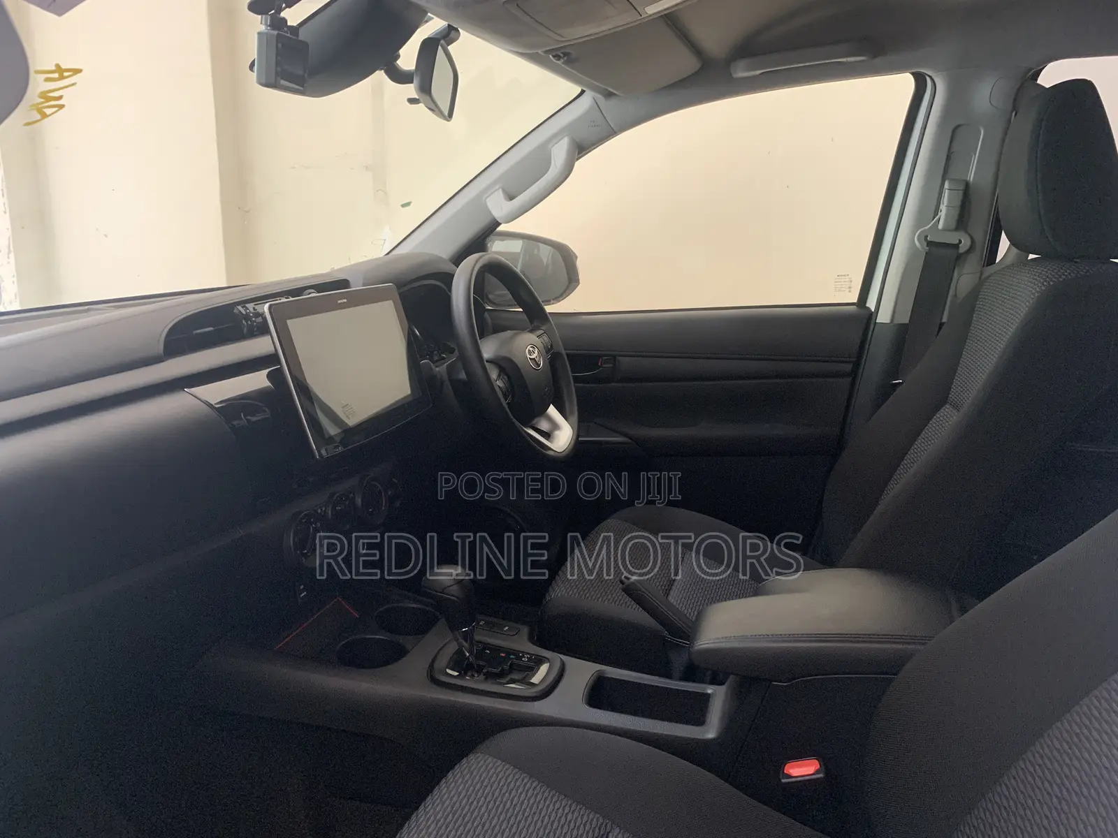 Toyota Hilux 2021 Off white