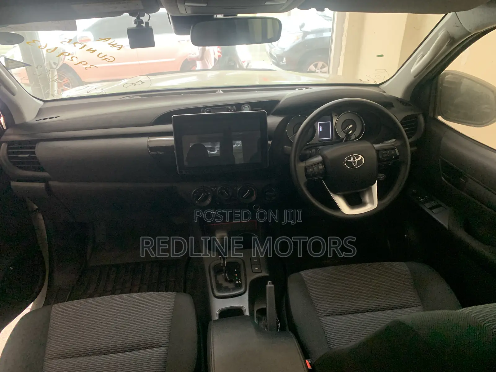 Toyota Hilux 2021 Off white
