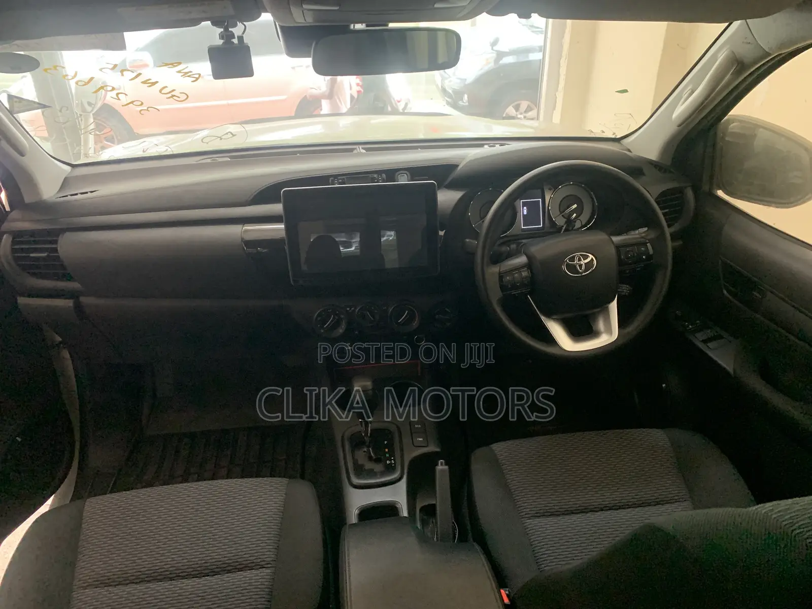 Toyota Hilux 2021 Off white