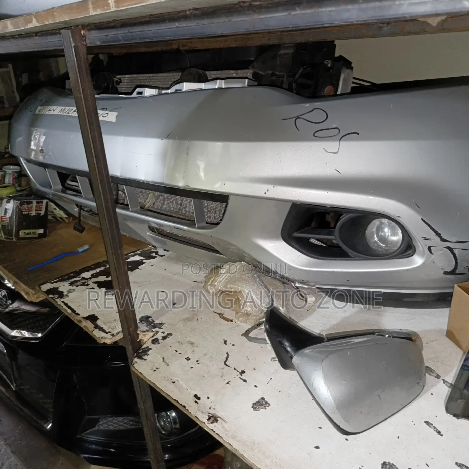 Nisaan Murano Nosecut. 2010 Model.