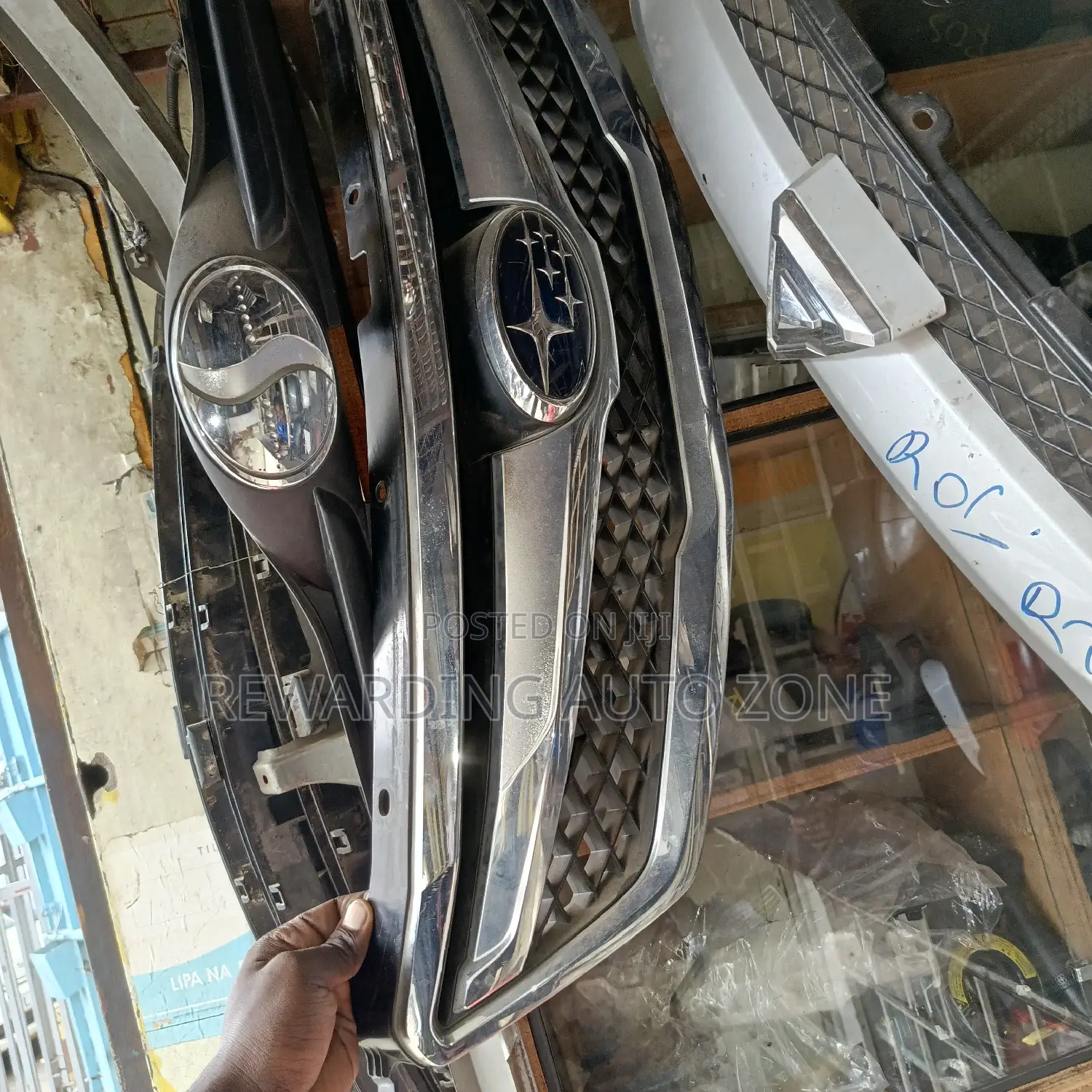 Subaru Trizia Grille.