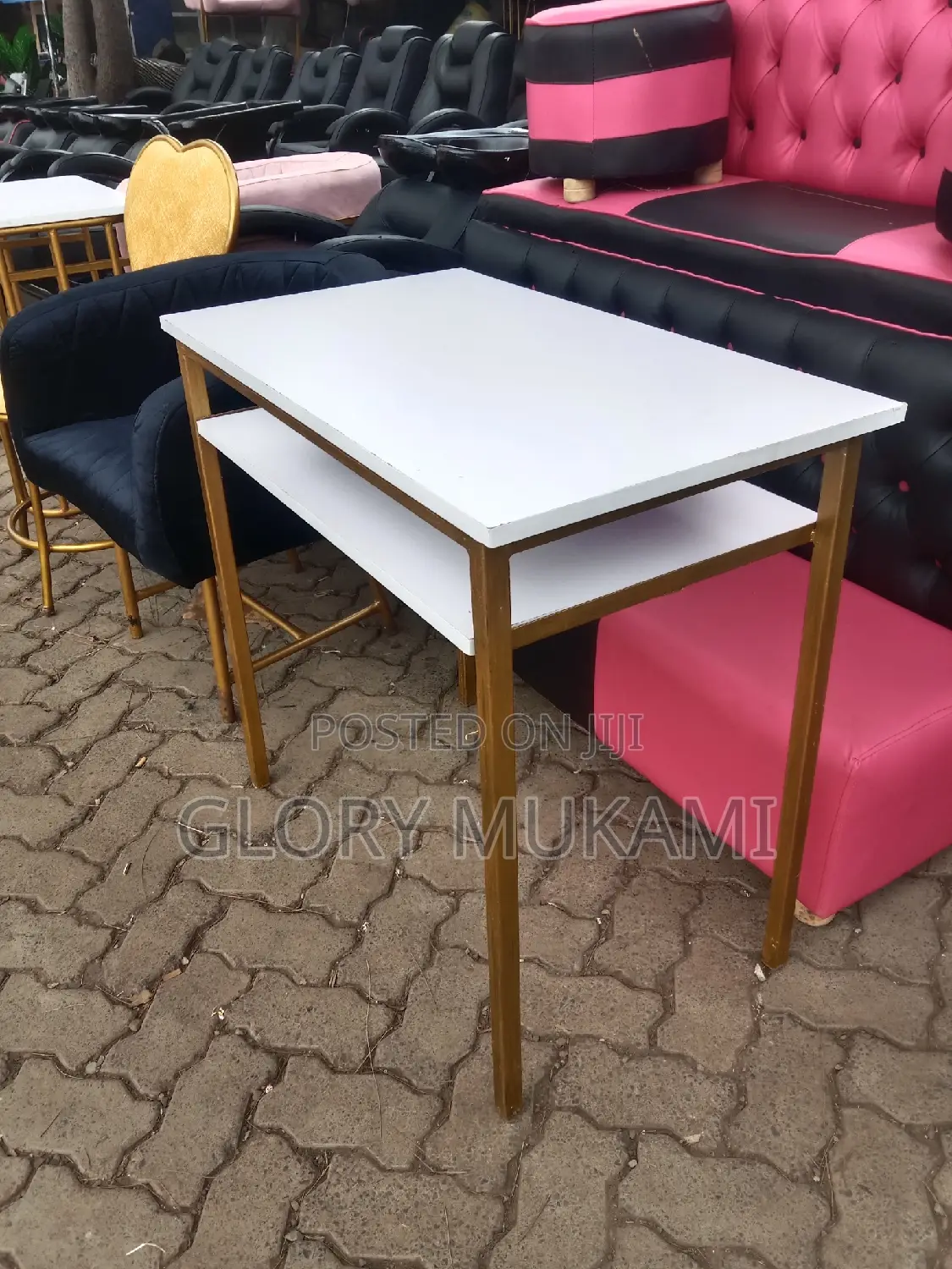 Manicure Table