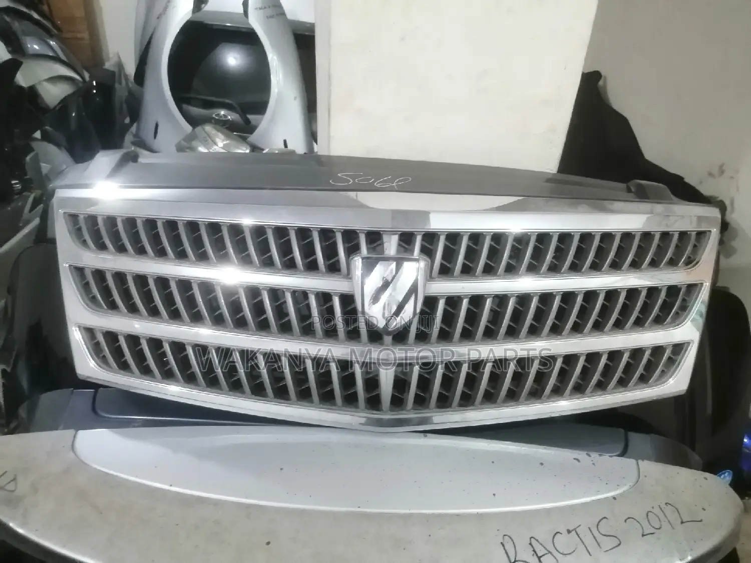 Toyota Alphard Grille Model 2005, Clean Ex Japan