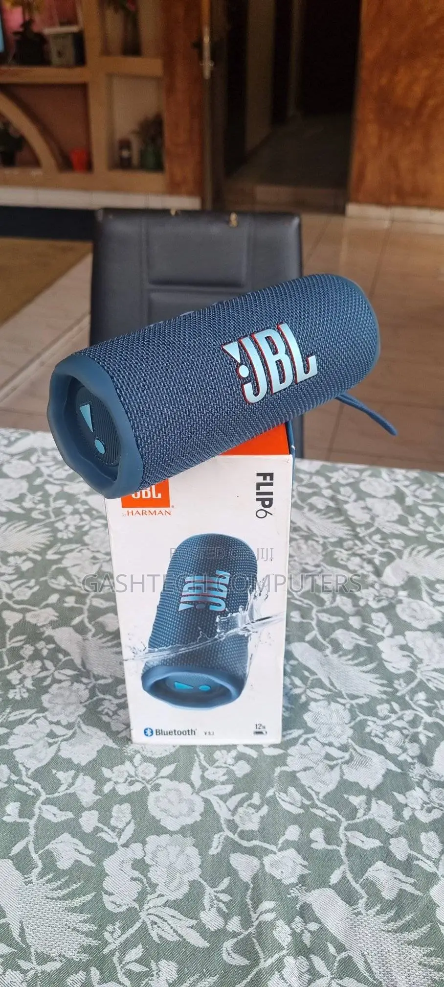 JBL Flip6 Bluetooth Speaker