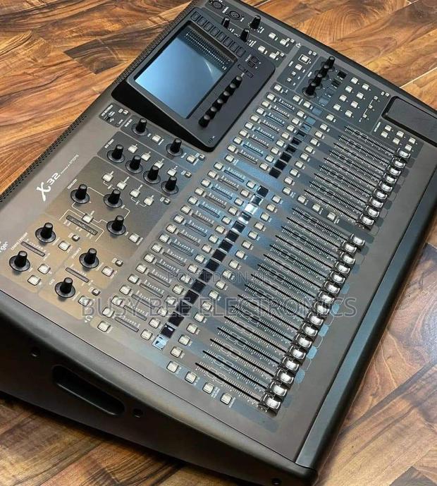 X32 Behringer Digital Mixer - main view