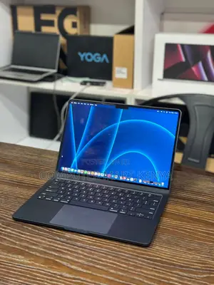 Laptop Apple MacBook Air 2022 M2 8GB Apple M2 SSD 256GB