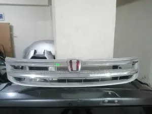 Toyota Isis 2010/2012 Grille, Clean EX Japan
