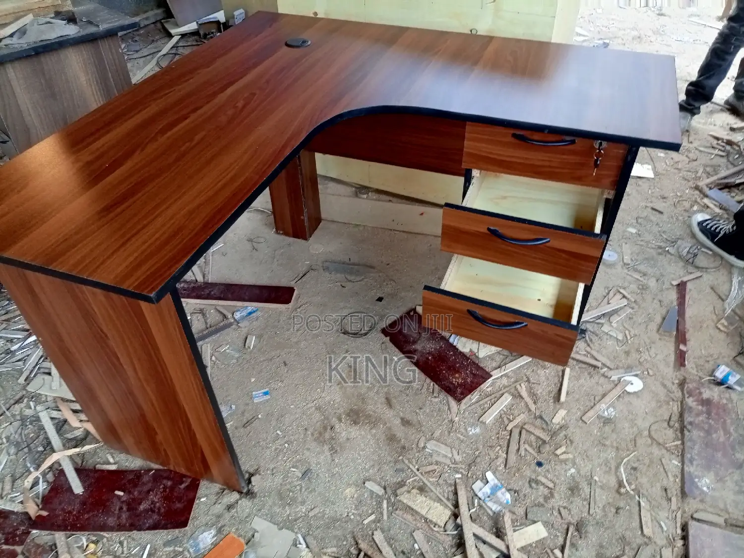 Big Desk Office