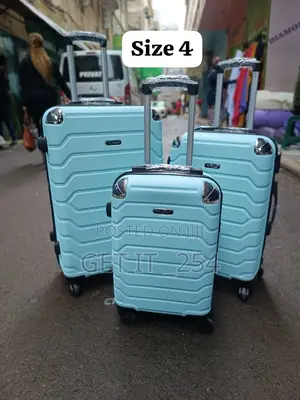 *3 in 1 Luxurious Fibre Suitcase*
Zipper Closure
