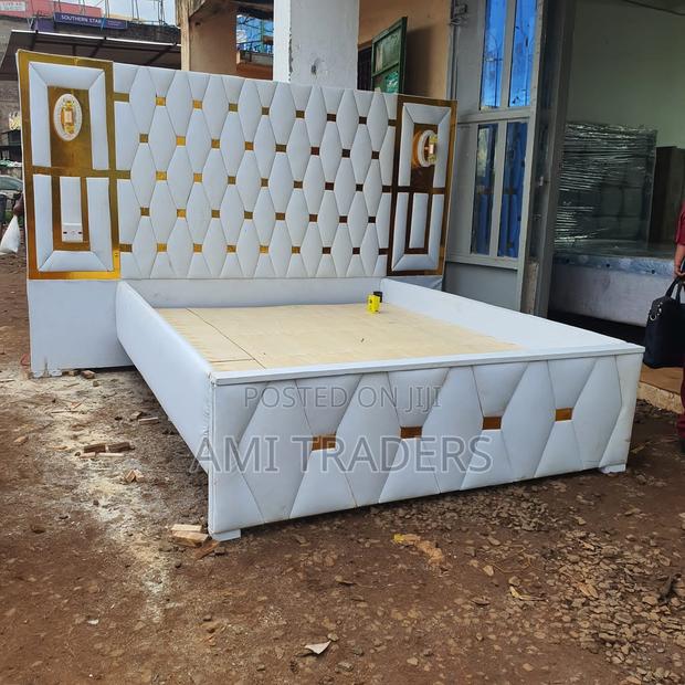 Luxury Extended Chester Bed (5*6) With Lights - main view
