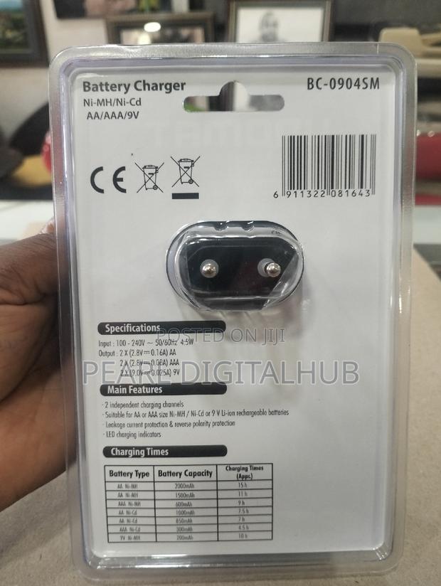 Unomat AA/AAA/9v + 4 AA Rechargeable Batteries Charger - thumbnail 2