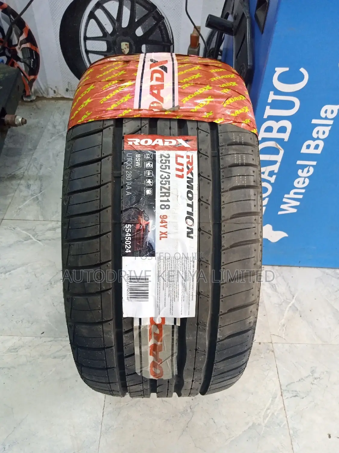 255/35r18 Roadx Tyre
