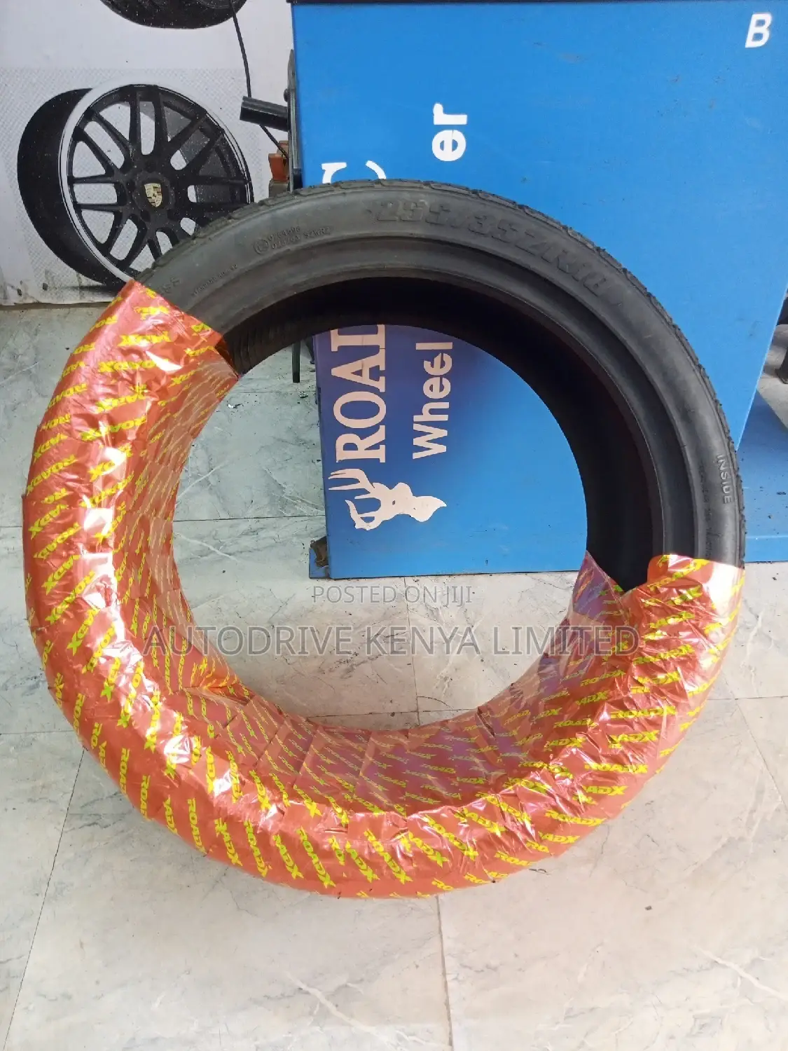 255/35r18 Roadx Tyre