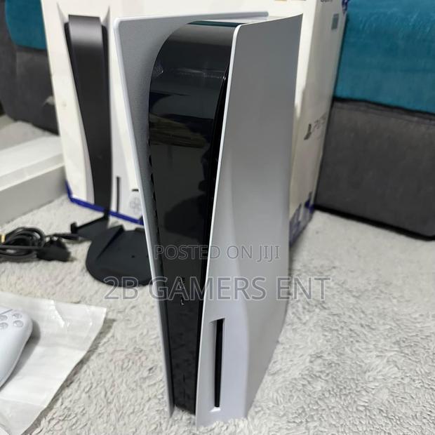 Ps5 Standard Used, With Box - thumbnail 3