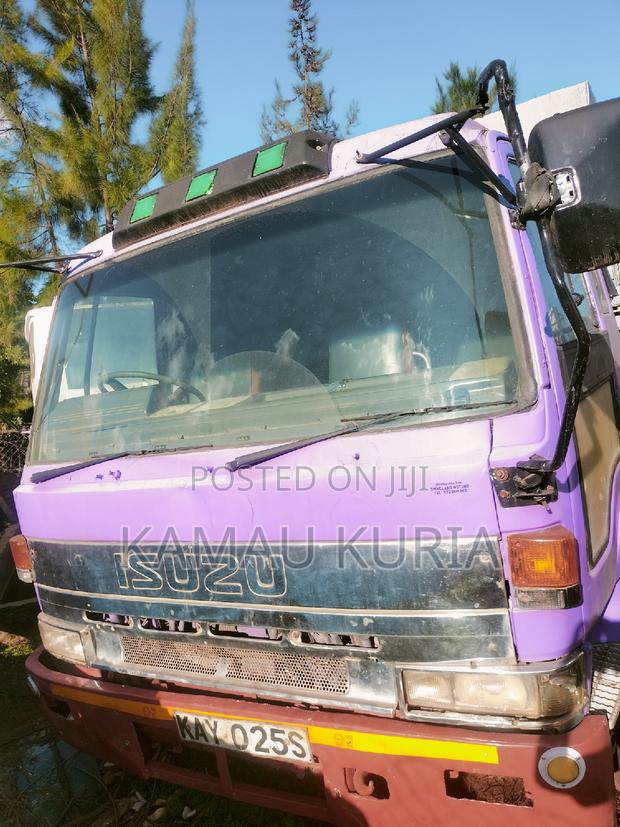 Isuzu Giga - thumbnail 7