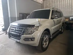 Mitsubishi Pajero V80 3.2 DI-D 2016 Off white