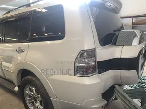 Mitsubishi Pajero V80 3.2 DI-D 2016 Off white
