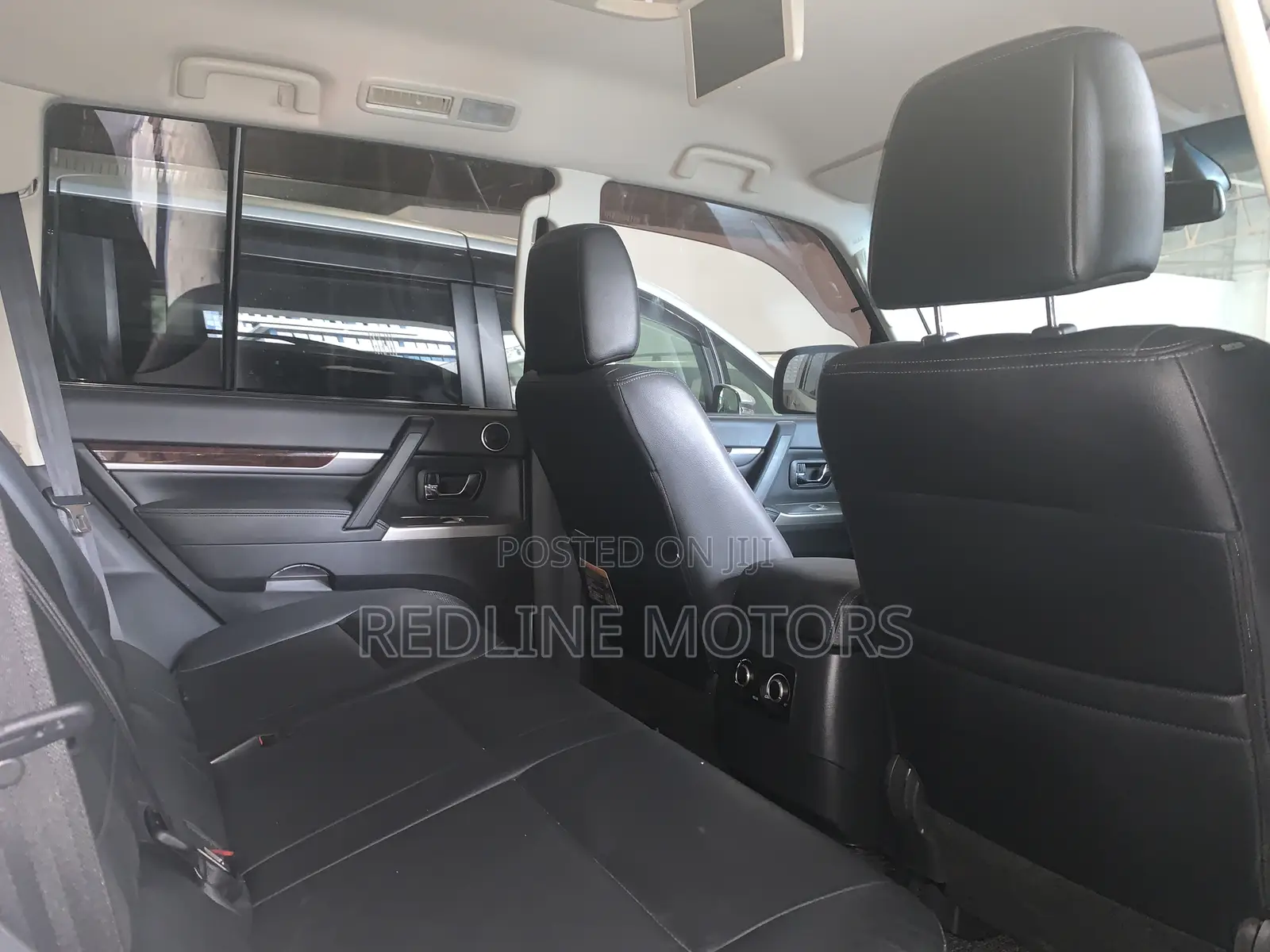 Mitsubishi Pajero V80 3.2 DI-D 2016 Off white