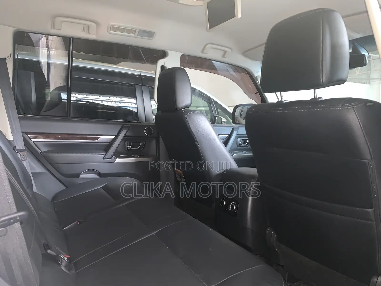 Mitsubishi Pajero V80 3.2 DI-D 2016 Off white