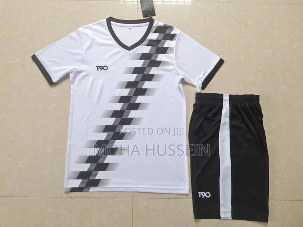 T90 Football Uniforms - thumbnail 2