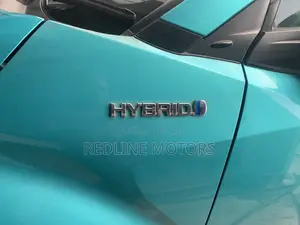 Toyota C-HR 2017 Green
