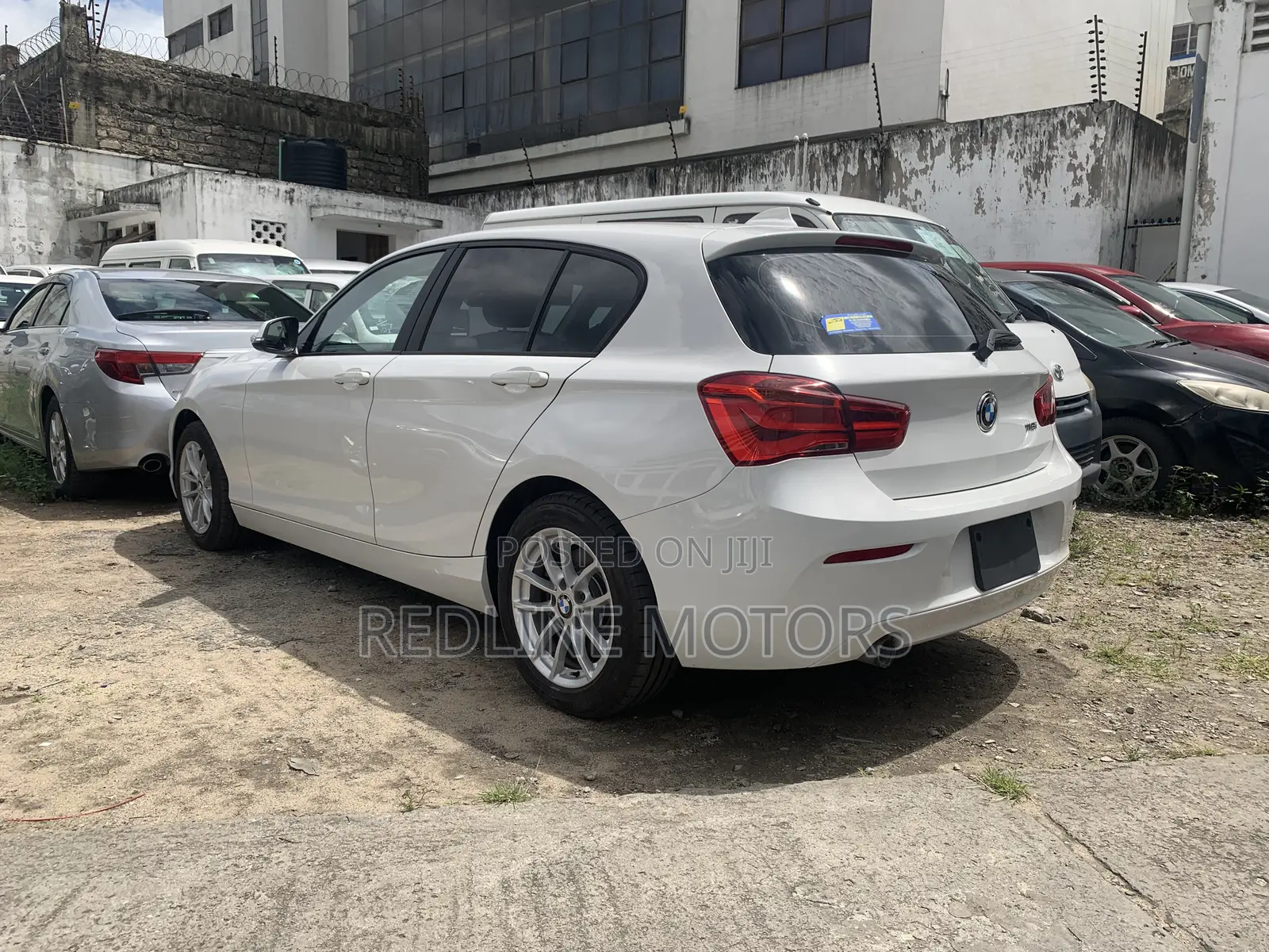 BMW 118i 2016 Off white