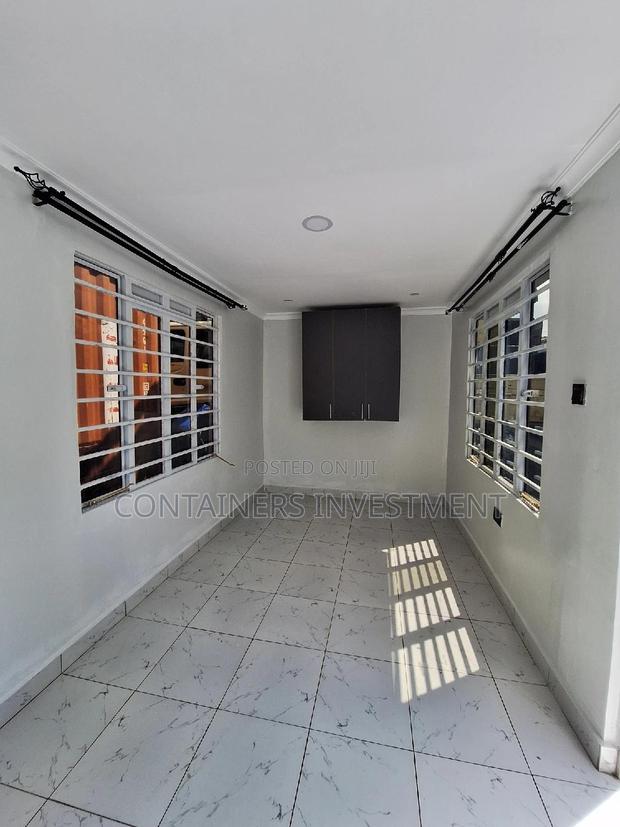 Container Rooms/ Offices. - main view