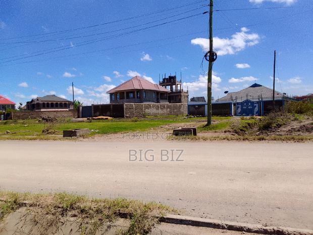 Syokimau Commercial Plot on Main Tarmac Road - thumbnail 4