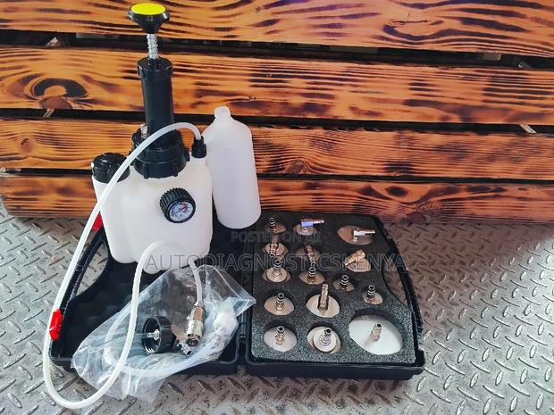 Vehicle Brake Fluid Exchanger Bleeding Pump Kit With Caps - main view