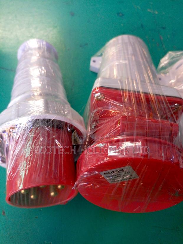 63amps 5pin Botric Industrial Socket.
