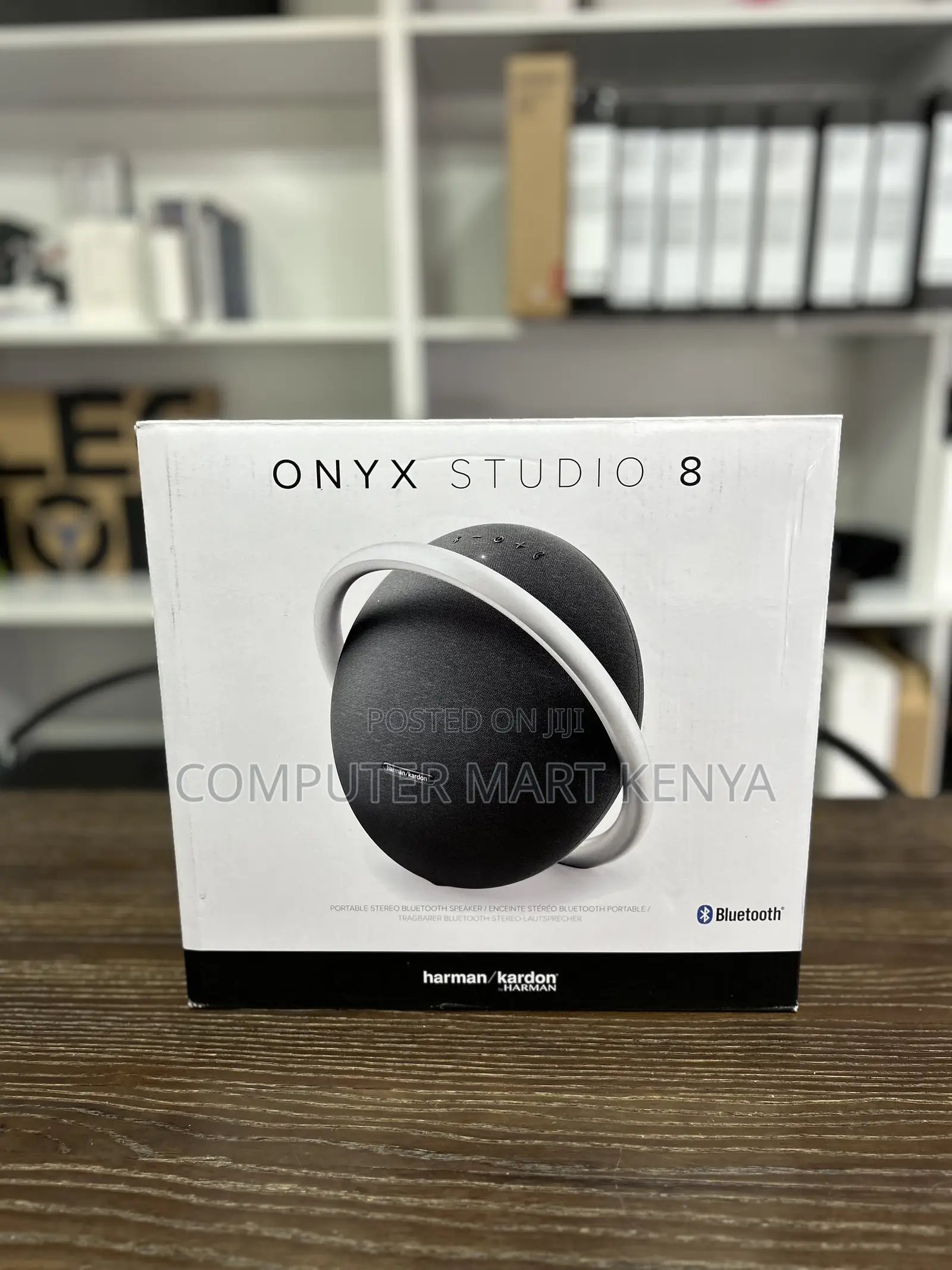 Onyx Studio 8