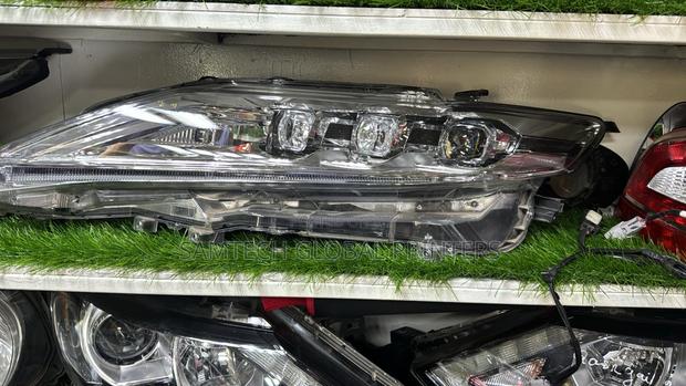 Harrier 2014 and 2018 Headlight