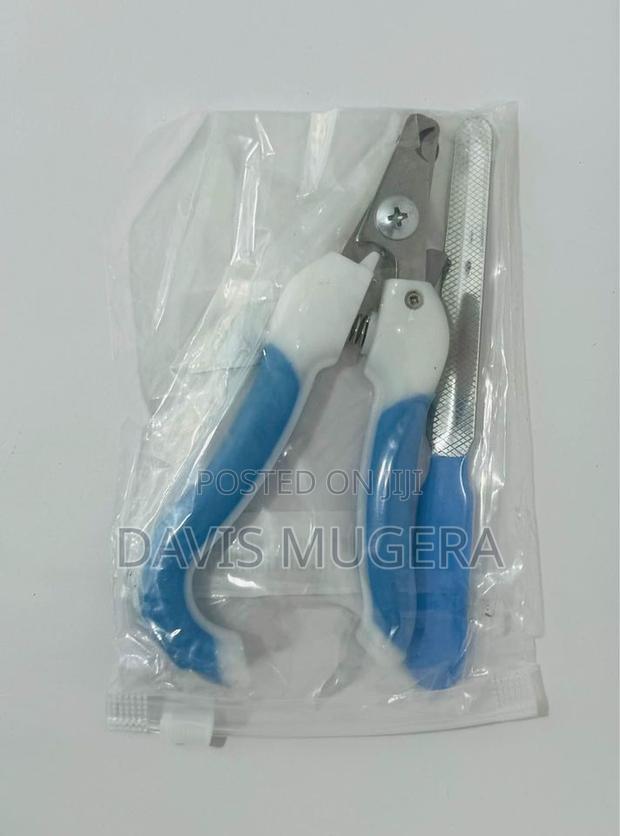 Stainless Steel Pet Nail Trimmer With Ergonomic Handle - main view