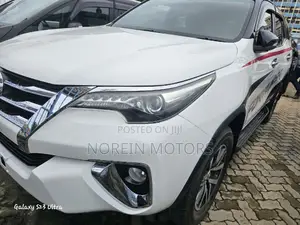Toyota Fortuner 2017 Pearl