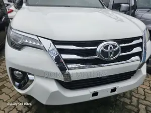 Toyota Fortuner 2017 Pearl